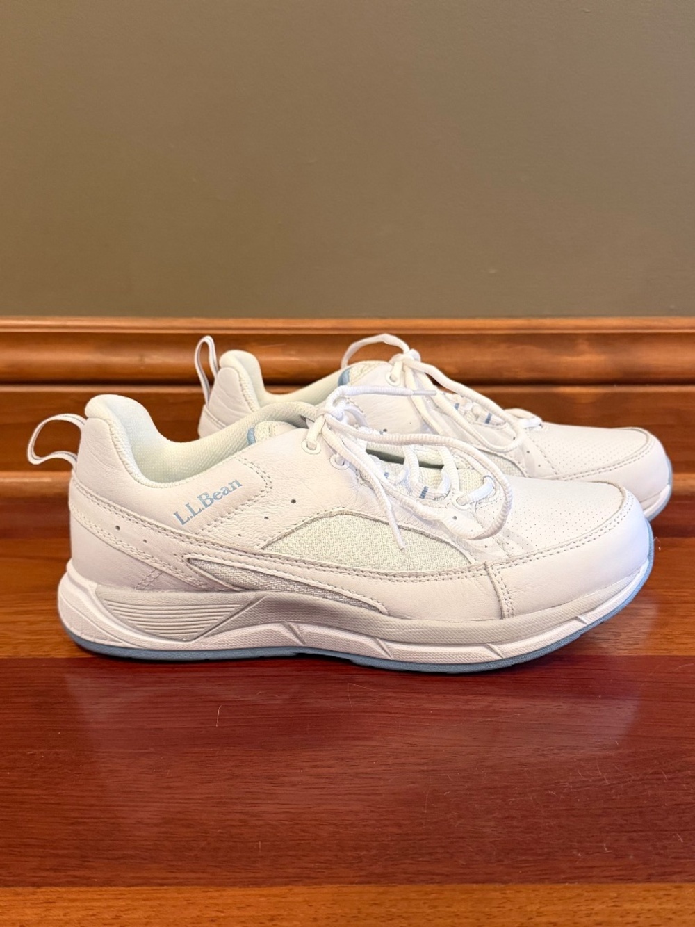 L.L. Beans Women's Comfort Fitness Walking Shoe White Neutral, Size 8.5 Wide